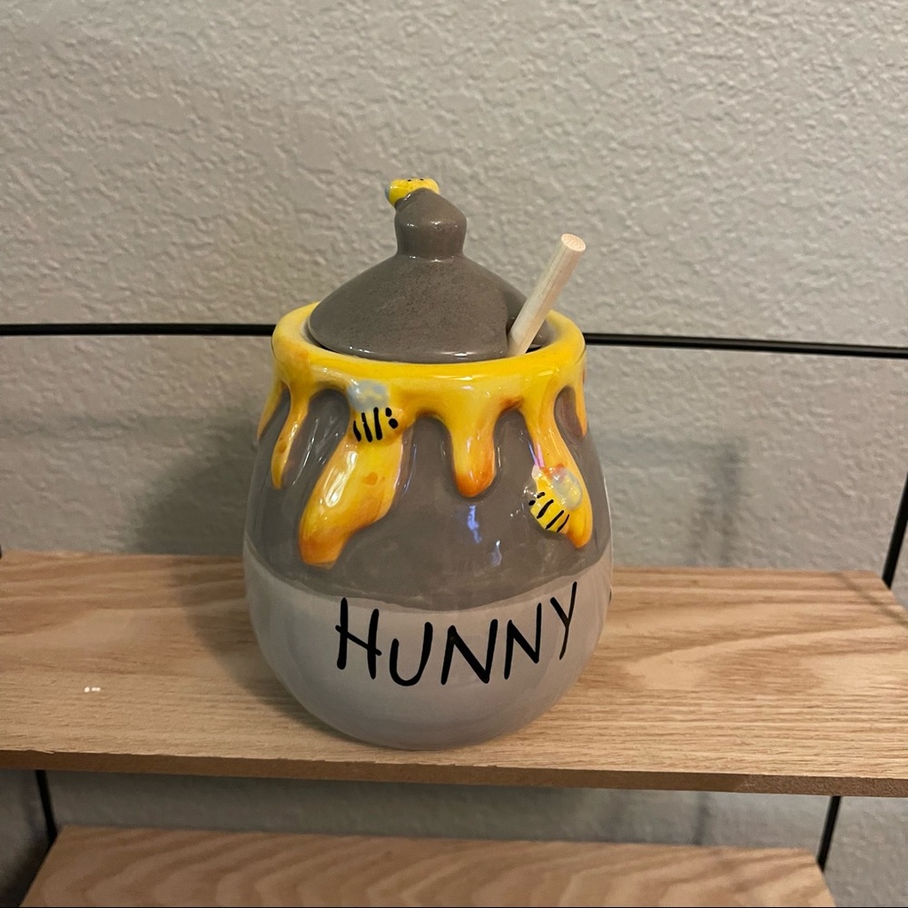 SALE NWT Winnie the Pooh Honey pot with lid and honey stick